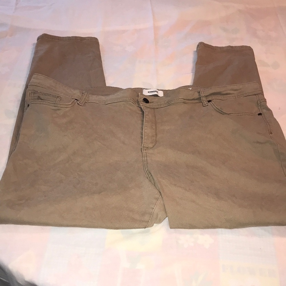 Sonoma skinny size 24W tan